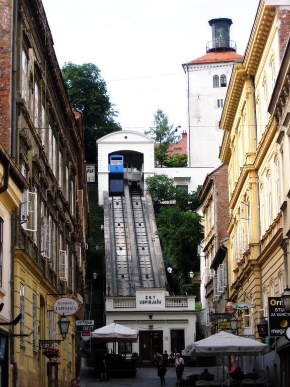 Apartman Karolina Appartement Zagreb Buitenkant foto